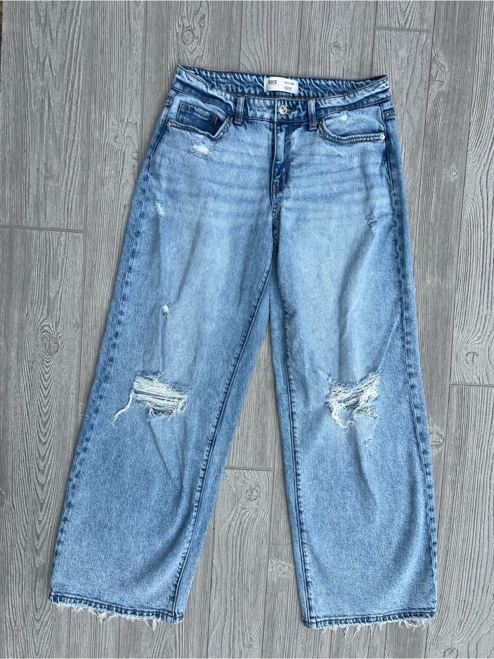 BKE Taylor Jeans Womens 26x29 Light Wash Low Slung Baggy Wide Leg Distressed